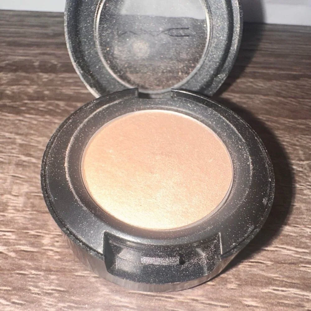 mac eye shadow FEMME FI pot eyeshadow‎